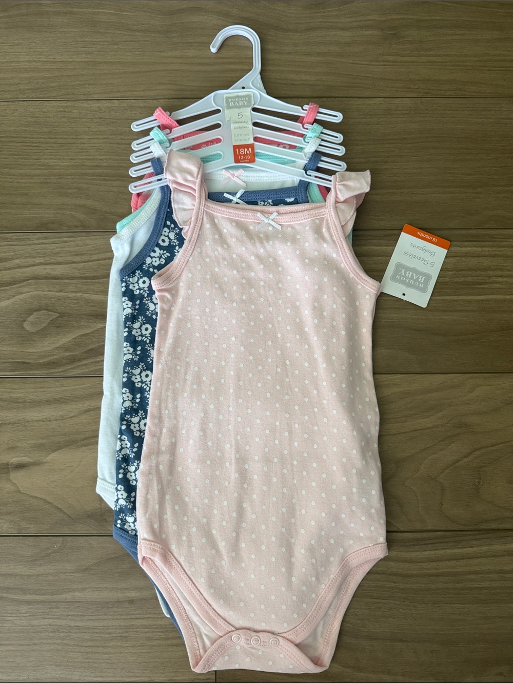 Bundle of 5 baby bodysuits